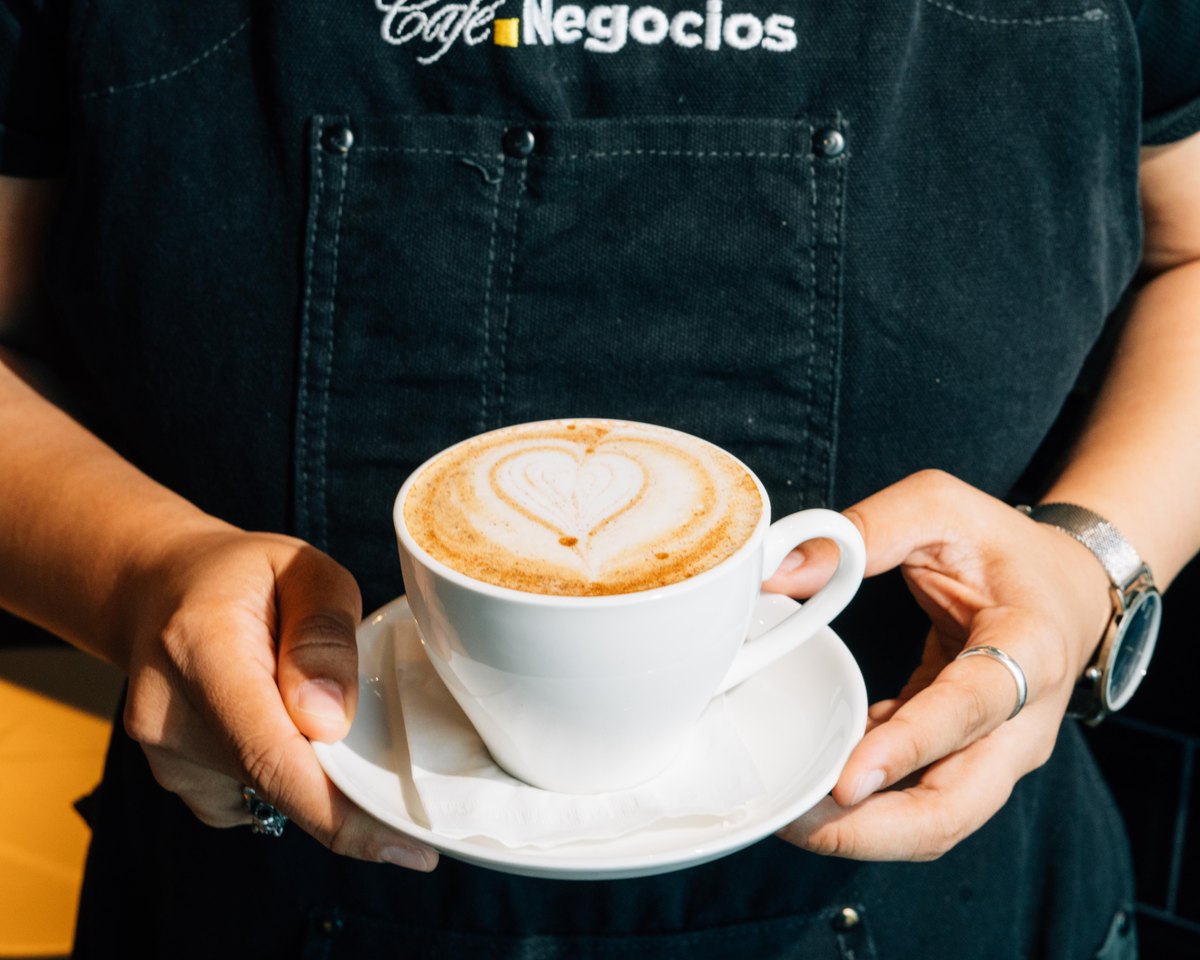 Café servido por el equipo
